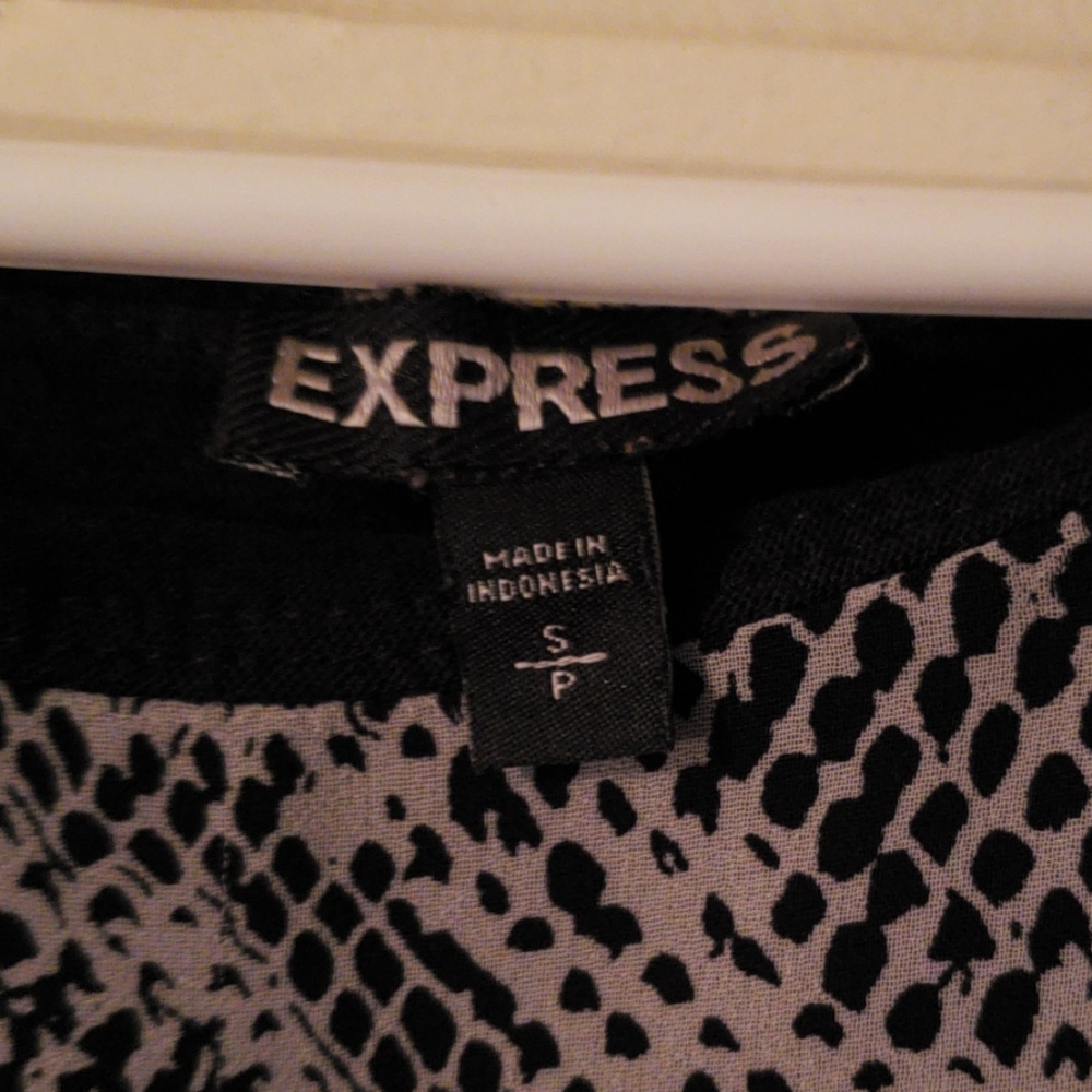 Express Blouse - Picture 2 of 2